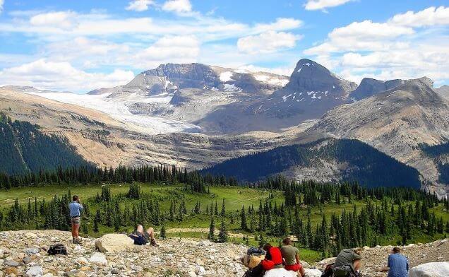 hiking vacation canada