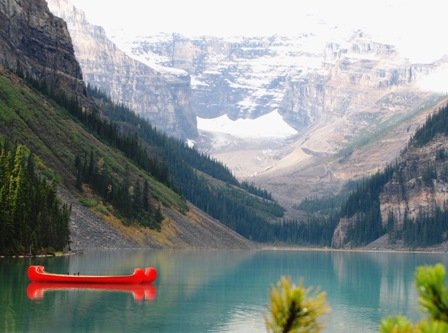 Suggestions for sightseeing and active adventures.Description of highlights, road trip map, itinerary sample for Lake Louise Alberta and surrounding area. 