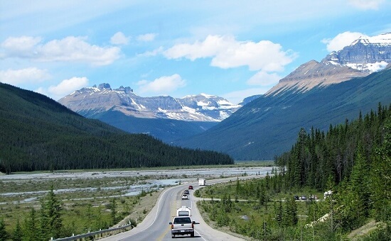 About Canadian gas prices, cheap meals and accommodation in Canada. Create your own cheap road trips and save throughout your travel vacation in Canada